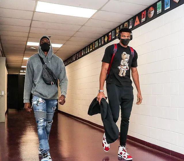 显露出两队 显露出两队