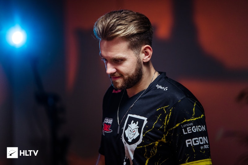 完全相反 完全相反