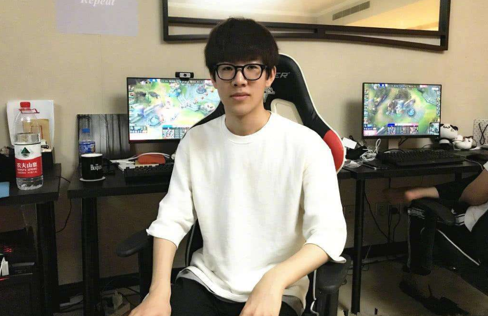 卫前压的瞬 卫前压的瞬